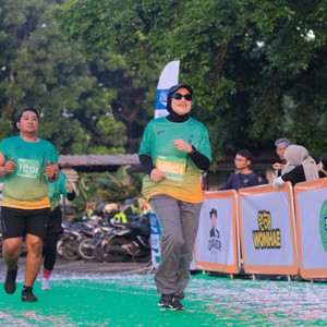Race photo from BAUR RUN 2025