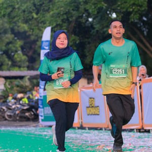 Race photo from BAUR RUN 2025