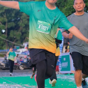 Race photo from BAUR RUN 2025