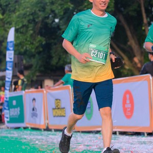 Race photo from BAUR RUN 2025