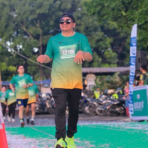 Race photo from BAUR RUN 2025