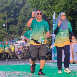 Race photo from BAUR RUN 2025