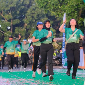 Race photo from BAUR RUN 2025