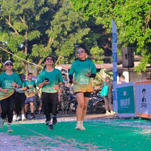 Race photo from BAUR RUN 2025