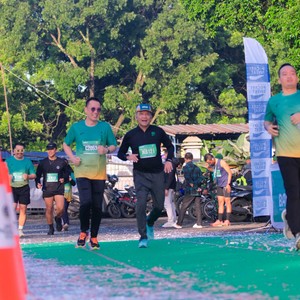 Race photo from BAUR RUN 2025