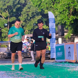 Race photo from BAUR RUN 2025
