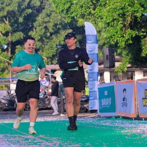 Race photo from BAUR RUN 2025