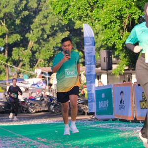 Race photo from BAUR RUN 2025