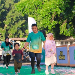 Race photo from BAUR RUN 2025