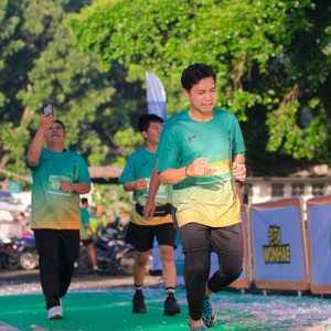Race photo from BAUR RUN 2025