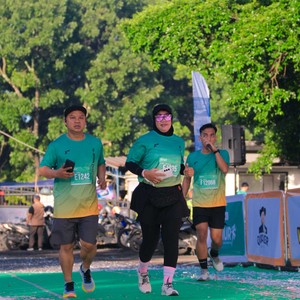 Race photo from BAUR RUN 2025