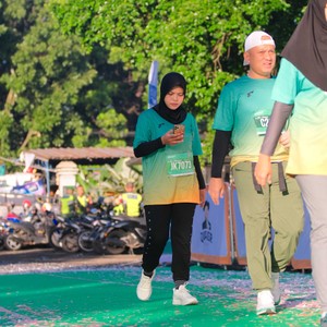 Race photo from BAUR RUN 2025