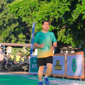 Race photo from BAUR RUN 2025