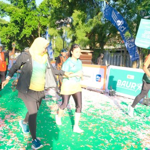 Race photo from BAUR RUN 2025