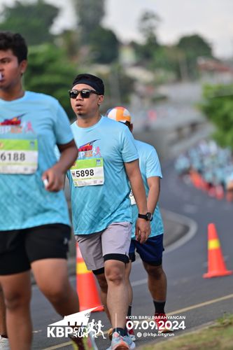 Race photo from KBP City Run 2024