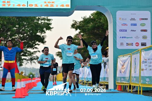 Race photo from KBP City Run 2024