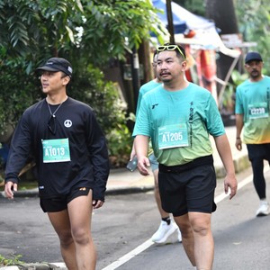 Race photo from BAUR RUN 2025