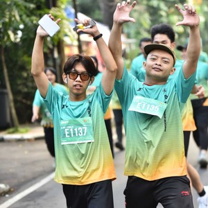 Race photo from BAUR RUN 2025