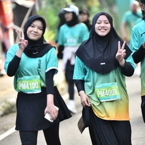 Race photo from BAUR RUN 2025