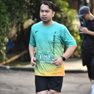 Race photo from BAUR RUN 2025