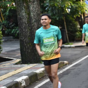 Race photo from BAUR RUN 2025
