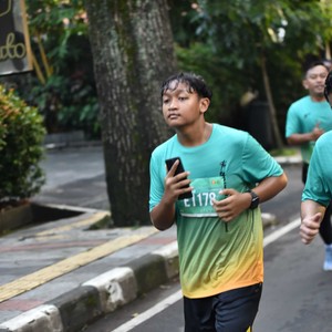 Race photo from BAUR RUN 2025