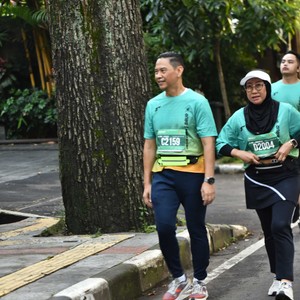 Race photo from BAUR RUN 2025