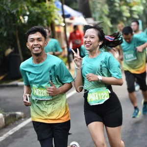 Race photo from BAUR RUN 2025