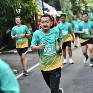 Race photo from BAUR RUN 2025