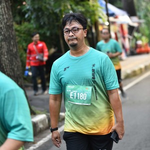 Race photo from BAUR RUN 2025