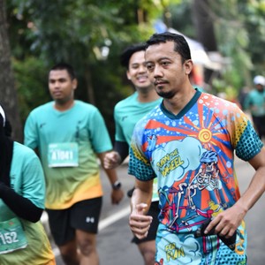 Race photo from BAUR RUN 2025