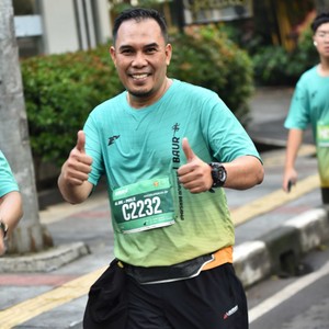 Race photo from BAUR RUN 2025