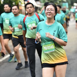 Race photo from BAUR RUN 2025