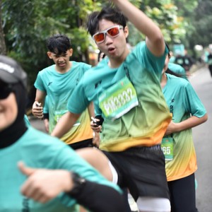 Race photo from BAUR RUN 2025