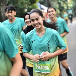 Race photo from BAUR RUN 2025