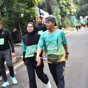 Race photo from BAUR RUN 2025