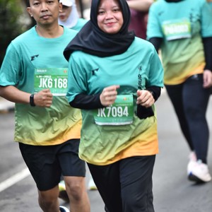 Race photo from BAUR RUN 2025