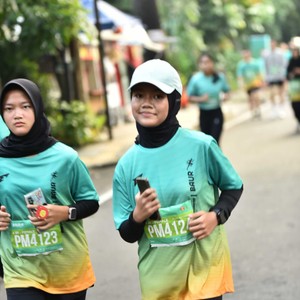 Race photo from BAUR RUN 2025