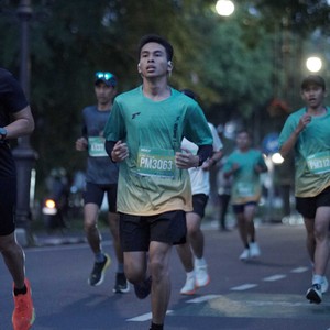 Race photo from BAUR RUN 2025