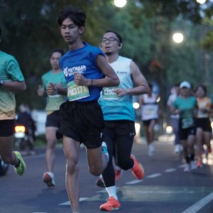 Race photo from BAUR RUN 2025
