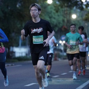 Race photo from BAUR RUN 2025