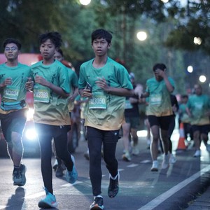 Race photo from BAUR RUN 2025