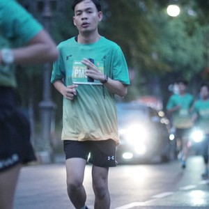Race photo from BAUR RUN 2025
