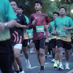 Race photo from BAUR RUN 2025