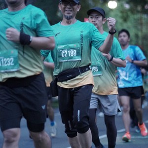 Race photo from BAUR RUN 2025
