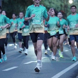 Race photo from BAUR RUN 2025
