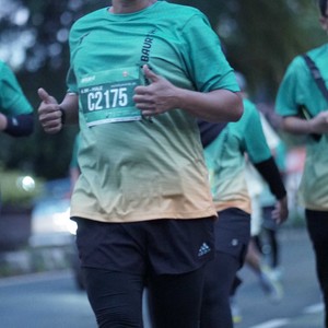 Race photo from BAUR RUN 2025