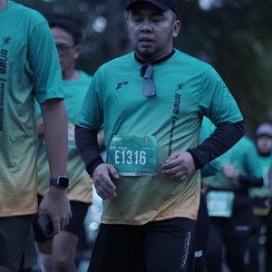 Race photo from BAUR RUN 2025