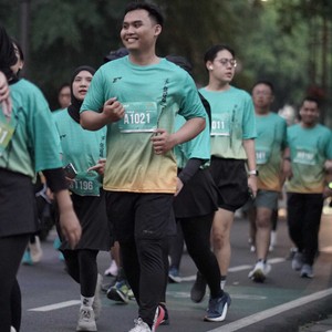 Race photo from BAUR RUN 2025