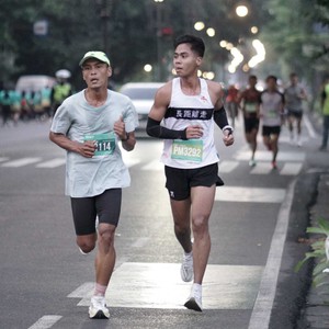 Race photo from BAUR RUN 2025